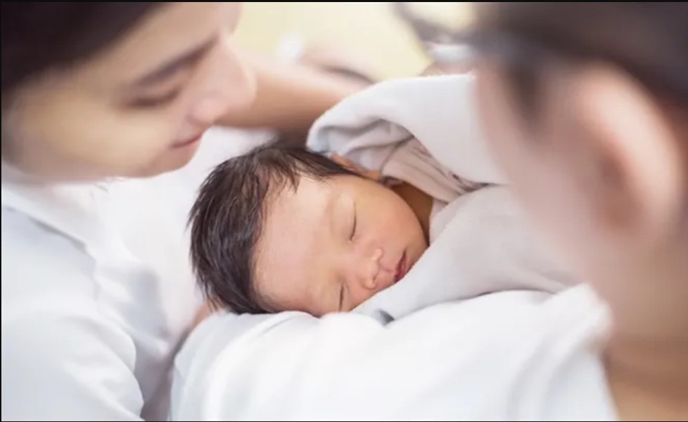 Chông chênh phận làm cha mẹ trẻ